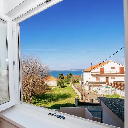 Spacious With Terrace In * Banj