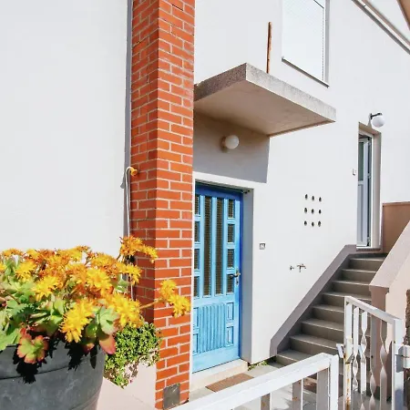 Apartman Spacious With Terrace In