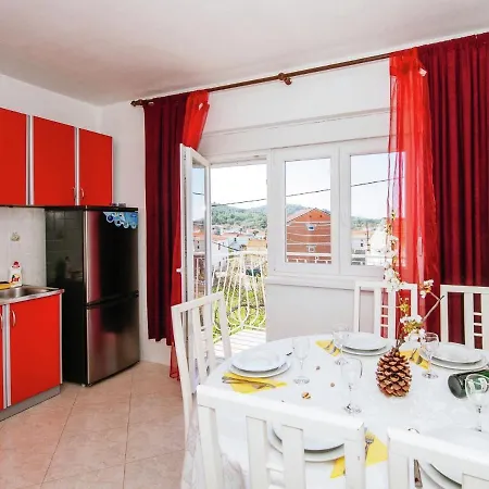 Apartman Spacious With Terrace In *