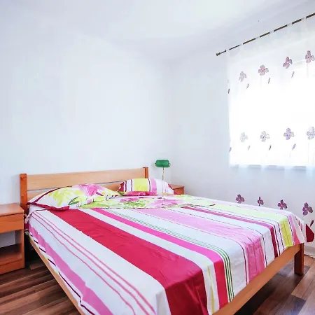 Spacious With Terrace In * Banj