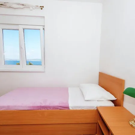 Apartman Spacious With Terrace In *