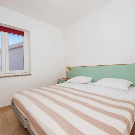 Apartman Spacious With Terrace In